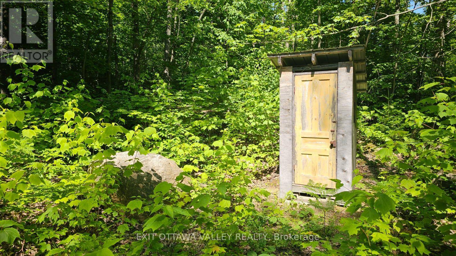 Madawaska Valley, ON K0J1B0,11072 OPEONGO ROAD