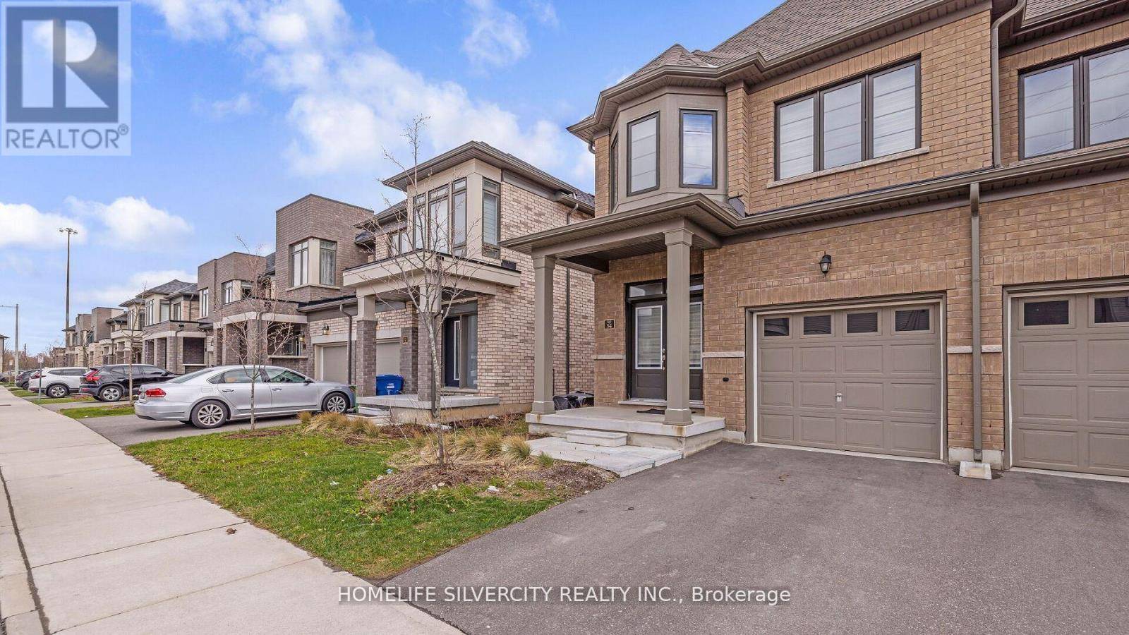 Guelph (parkwood Gardens), ON N1K1W6,166 Deerpath DR #54