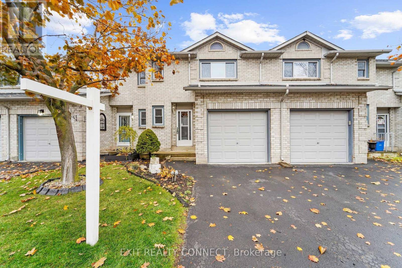 Hamilton (stoney Creek), ON L8E4Z1,2 Royalwood CT #59