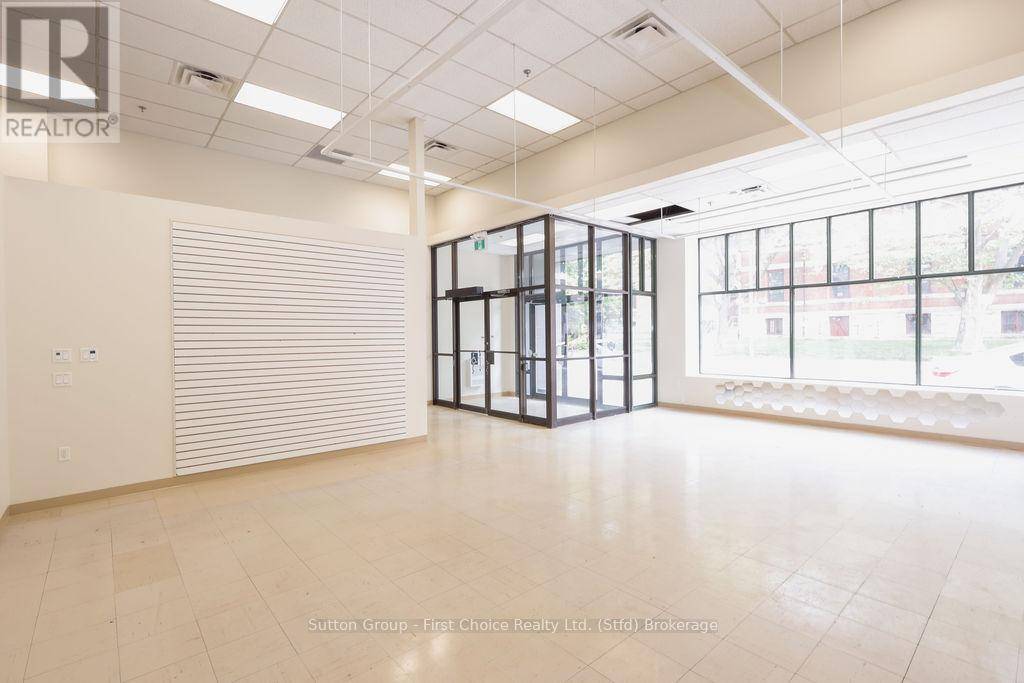 Stratford, ON N5A3K2,65 ALBERT ST #B