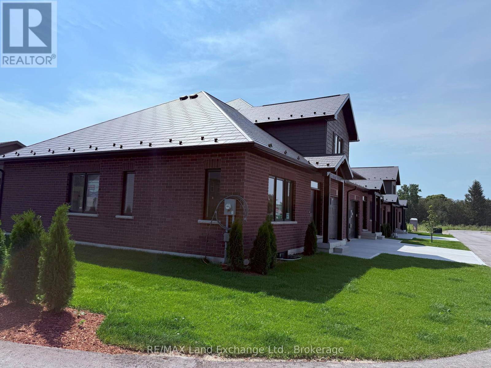 Kincardine, ON N2Z0G1,8 GOLF LINKS RD #Unit 1