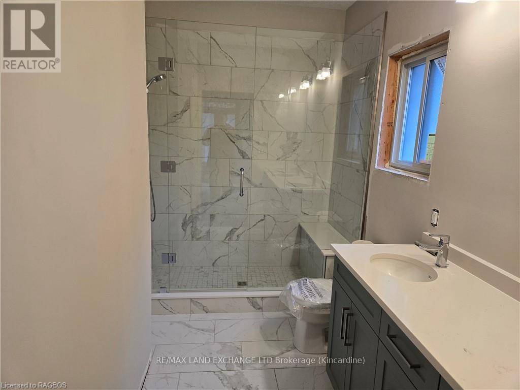 Kincardine, ON N2Z1W1,784 CAMPBELL AVENUE