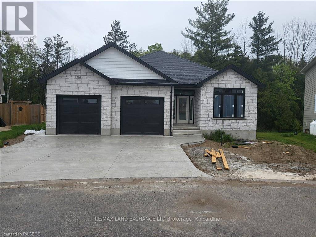 Kincardine, ON N2Z1W1,784 CAMPBELL AVENUE
