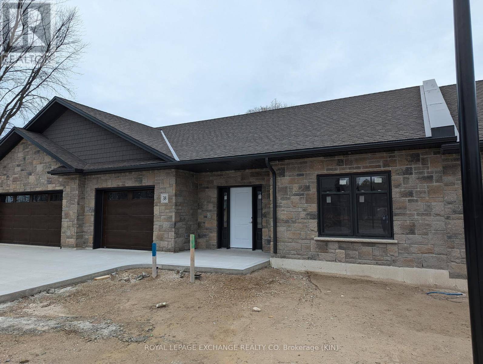 Kincardine, ON N2Z1G4,1182 Queen ST #38