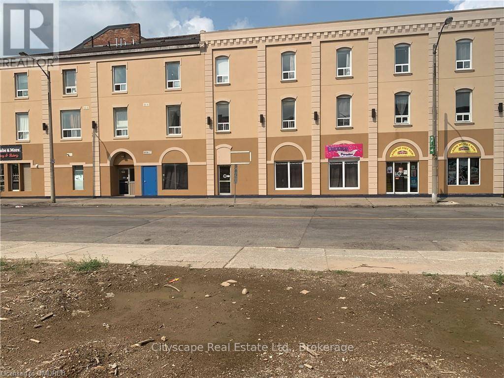 Brantford, ON N3T3C3,4 KING ST #303