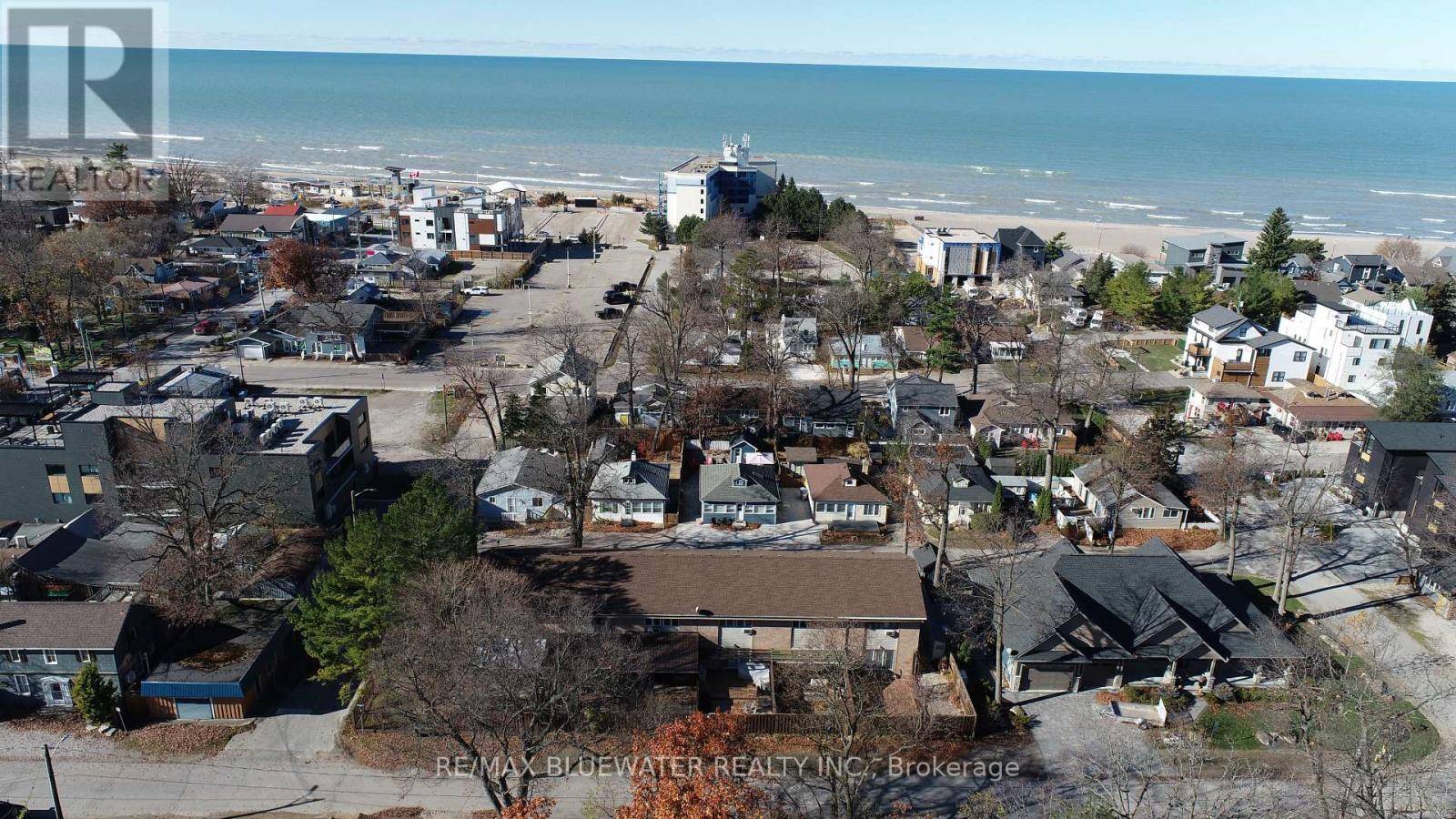 Lambton Shores (grand Bend), ON N0M1T0,12 PARK AVENUE