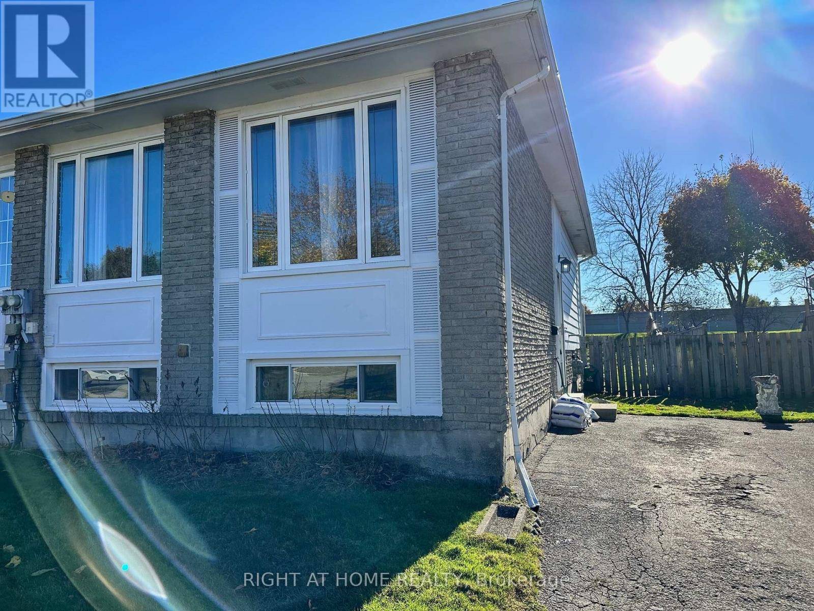 Brantford, ON N3V1A2,61 ROMAN CRESCENT