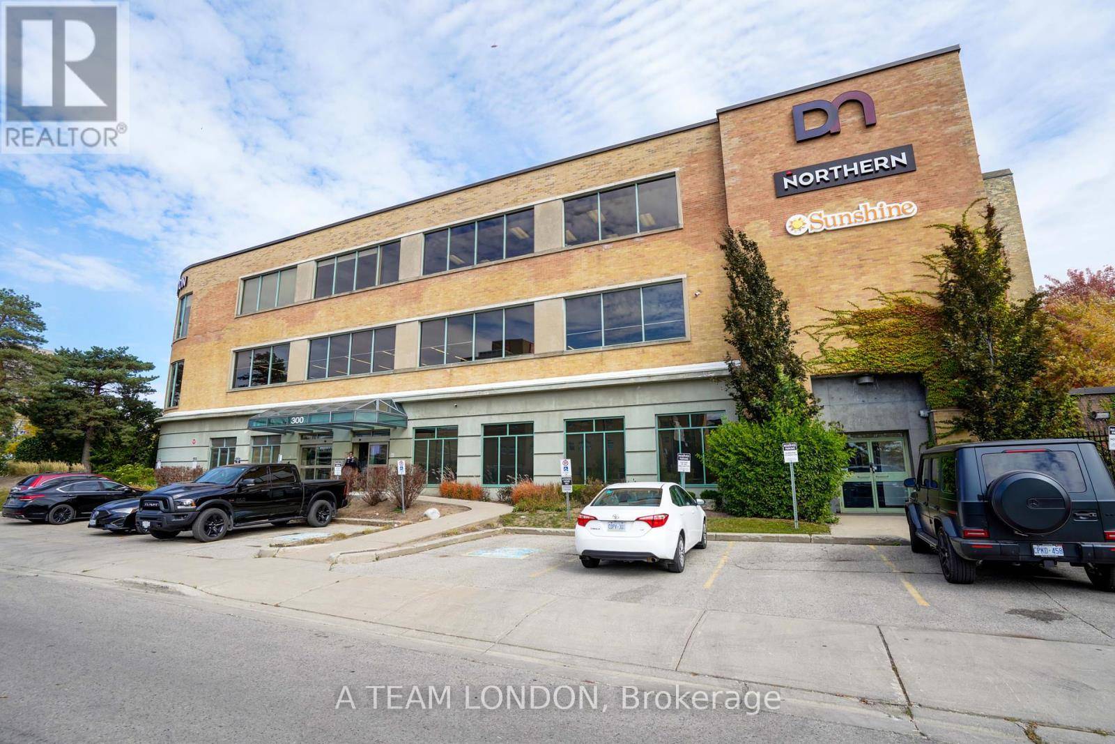 London East (east K), ON N6B3E5,300 Wellington ST #106