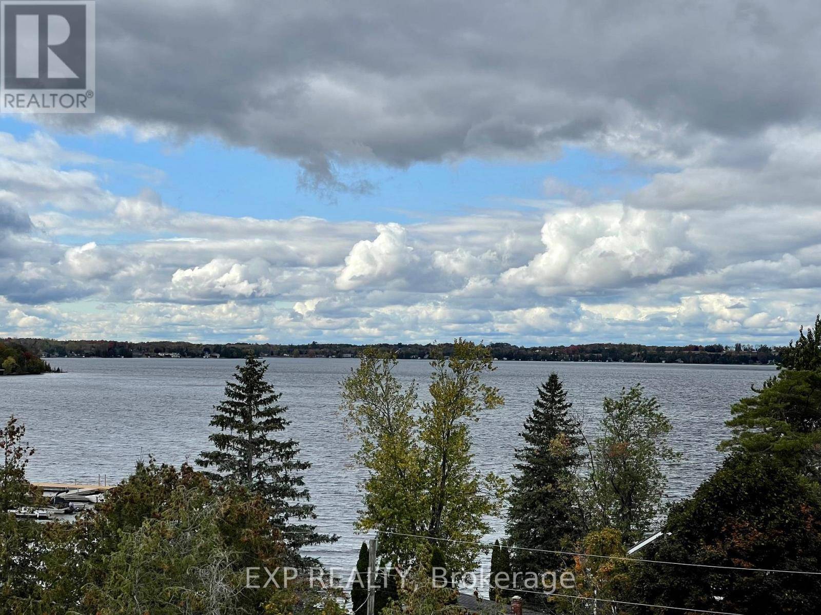 Kawartha Lakes (fenelon Falls), ON K0M1N0,19 West ST North #PH2