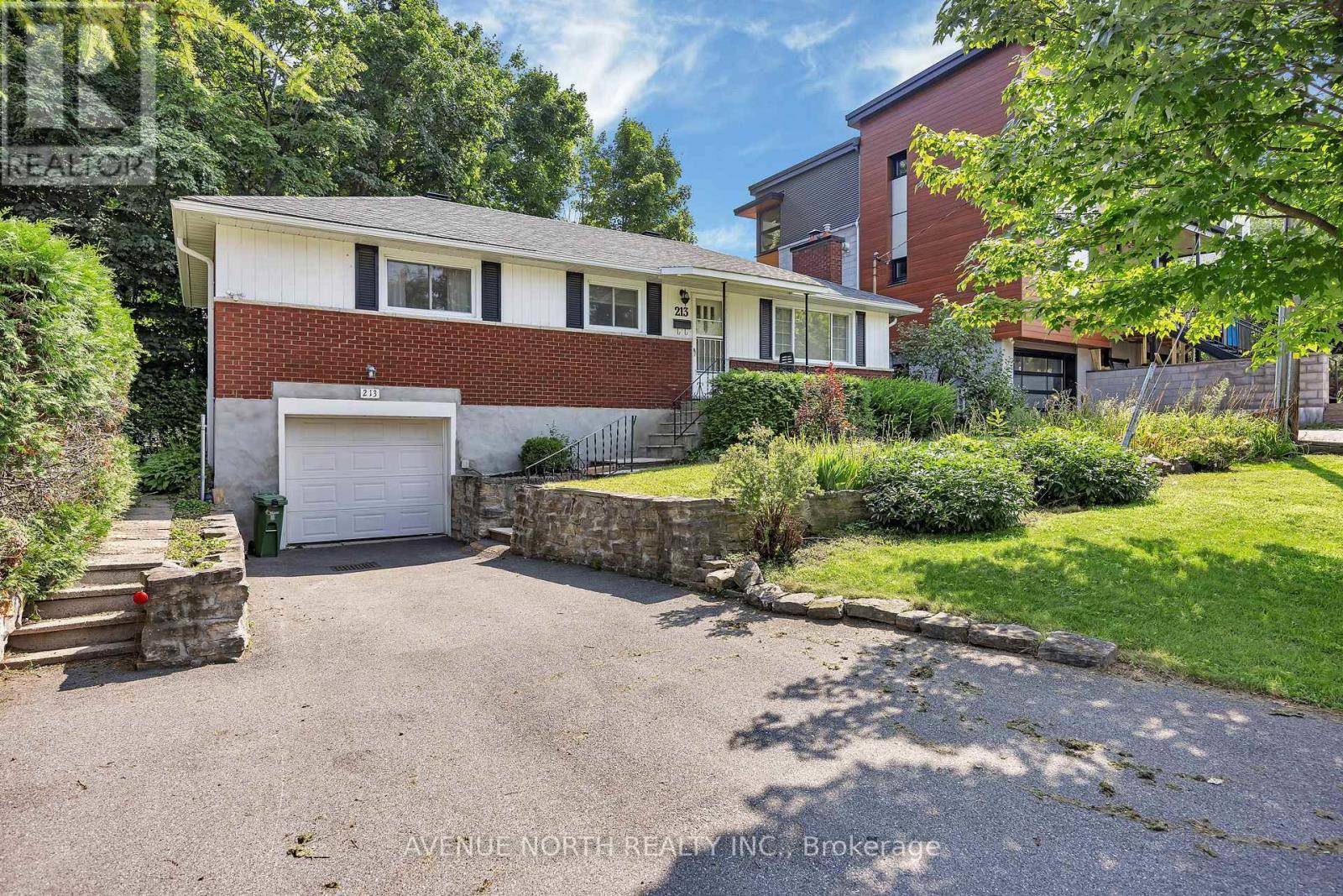 Ottawa, ON K2B5B2,213 ANCASTER AVENUE