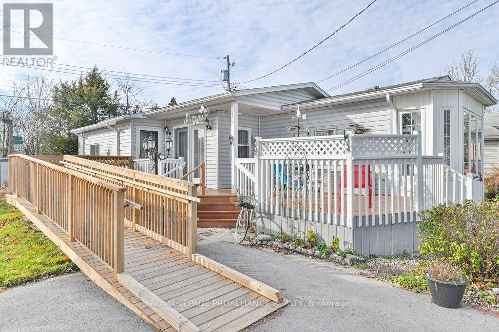 Quinte West (sidney Ward), ON K8N4Z3,30 KENNETH BOULEVARD