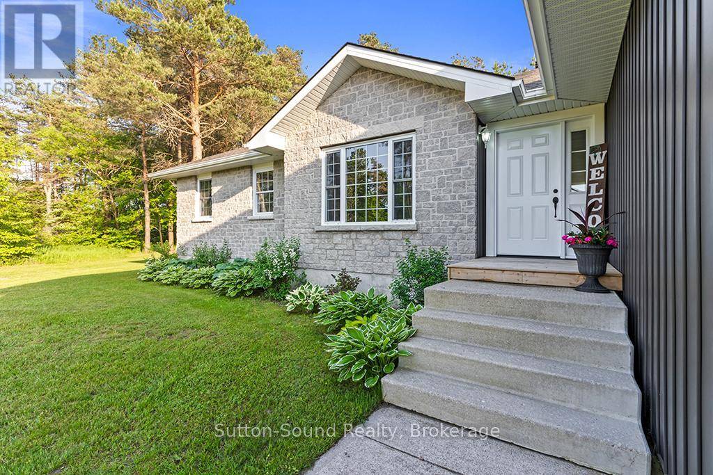 South Bruce Peninsula, ON N0H1P0,25 PINE TREE DRIVE