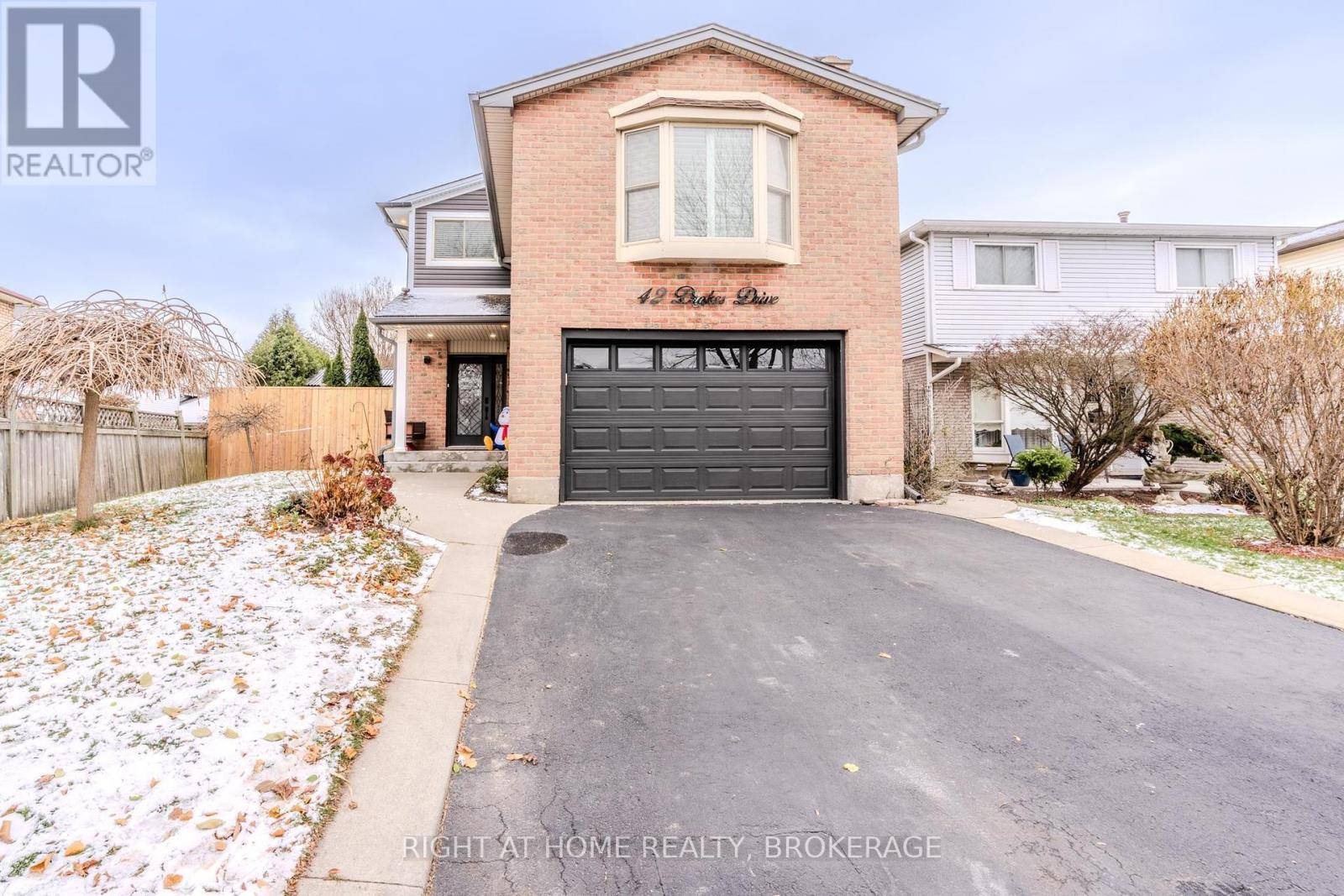 Hamilton (stoney Creek), ON L8E4G5,42 DRAKES DRIVE