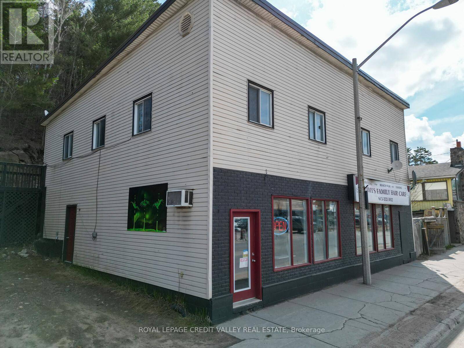 Bancroft, ON K0L1C0,105 HASTINGS STREET N