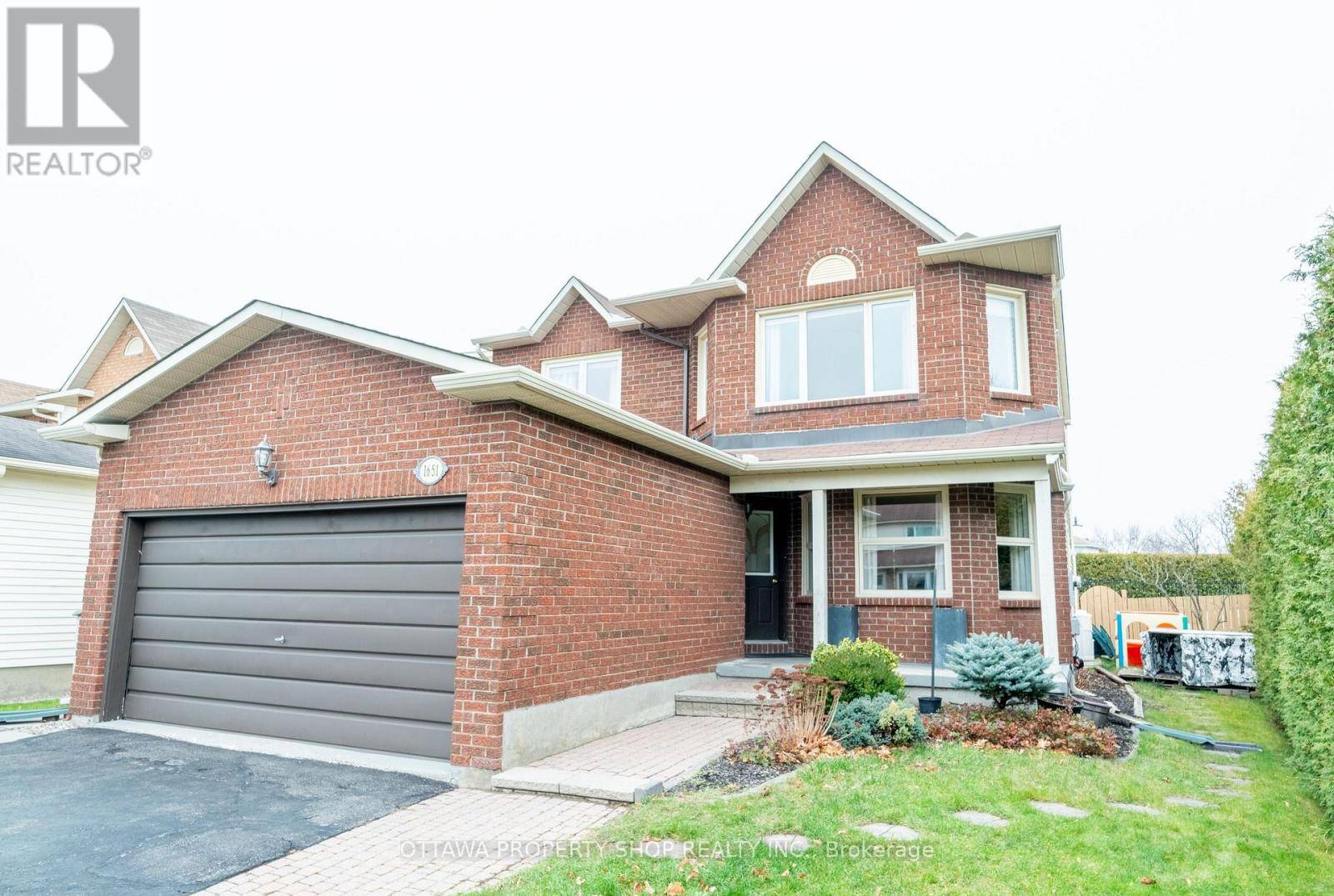 Ottawa, ON K1C6C4,1651 WESTPORT CRESCENT