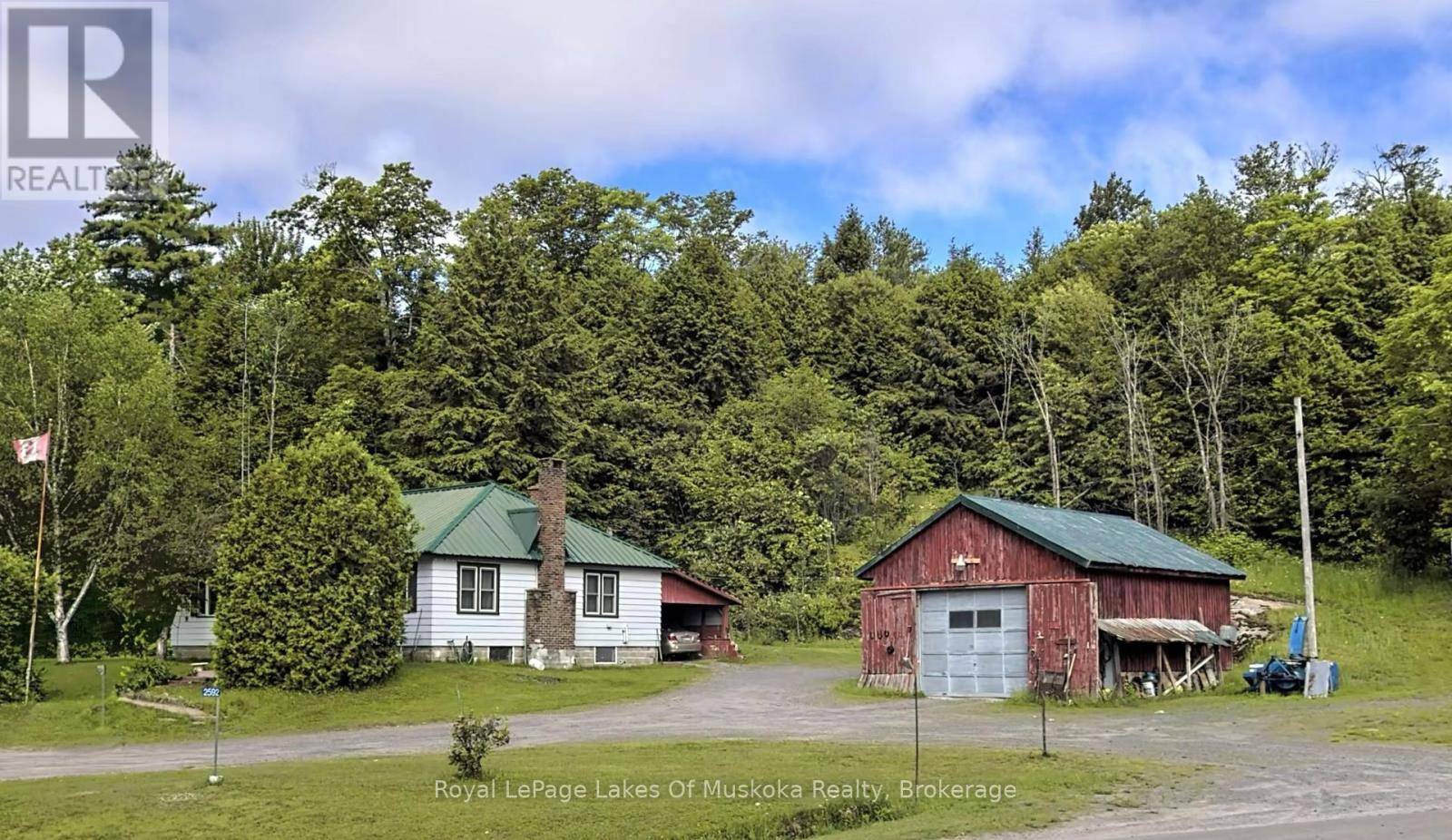 Muskoka Lakes (watt), ON P0B1M0,2592 HIGHWAY 141 W