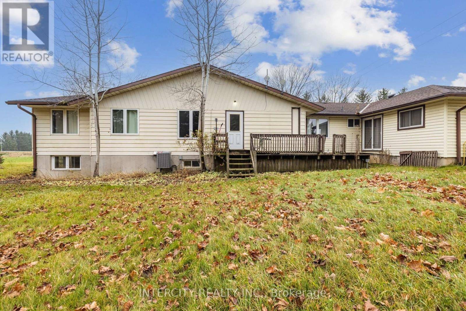 Mapleton, ON N4W3G8,6369 WELLINGTON 9 ROAD