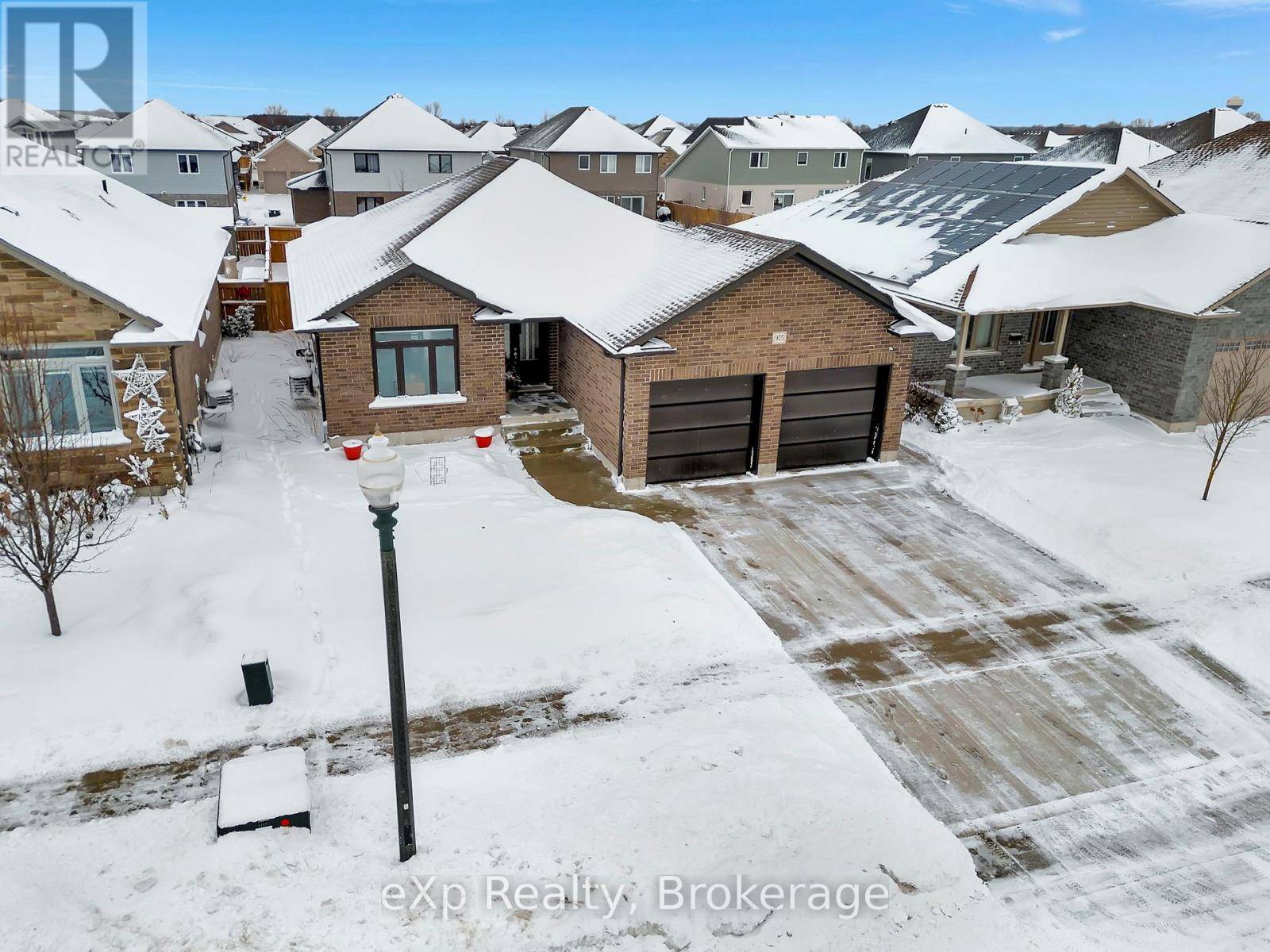 North Perth (32 - Listowel), ON N4W0B5,975 RESERVE AVENUE S