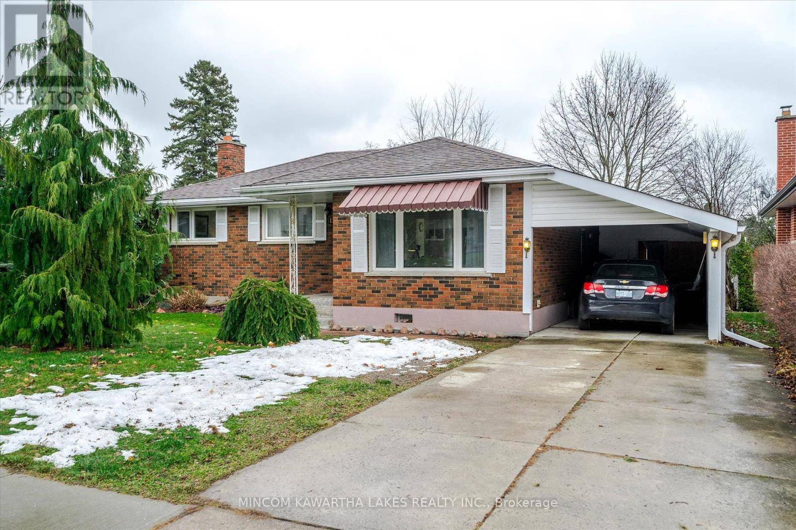 Peterborough (northcrest), ON K9H6R1,1196 ROYAL DRIVE