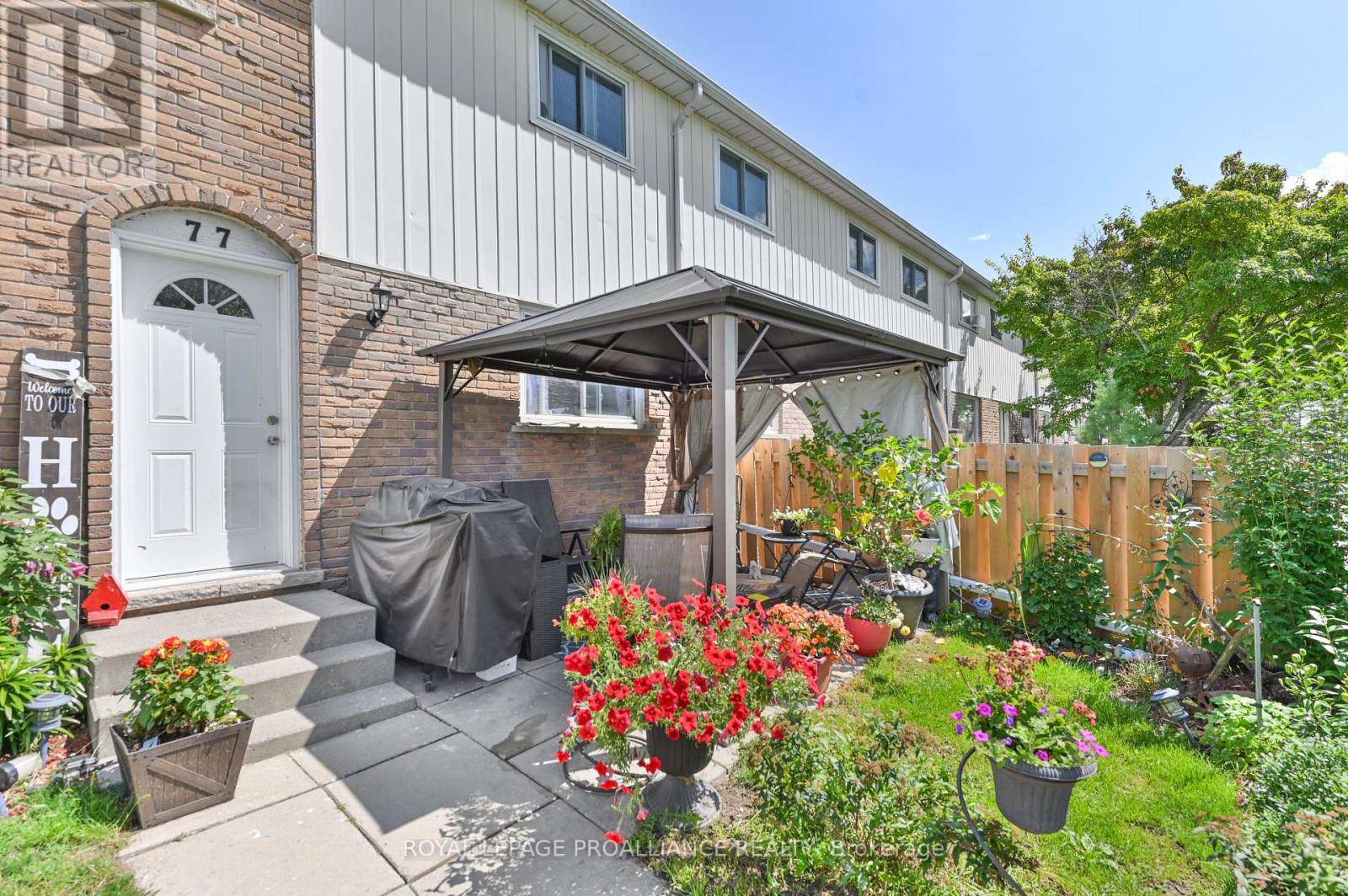 Belleville, ON K8P4R4,25 Tracey Park DR #77