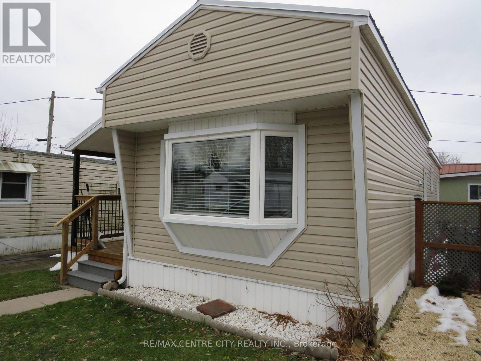 London South (south D), ON N6J1G1,198 Springbank DR #56