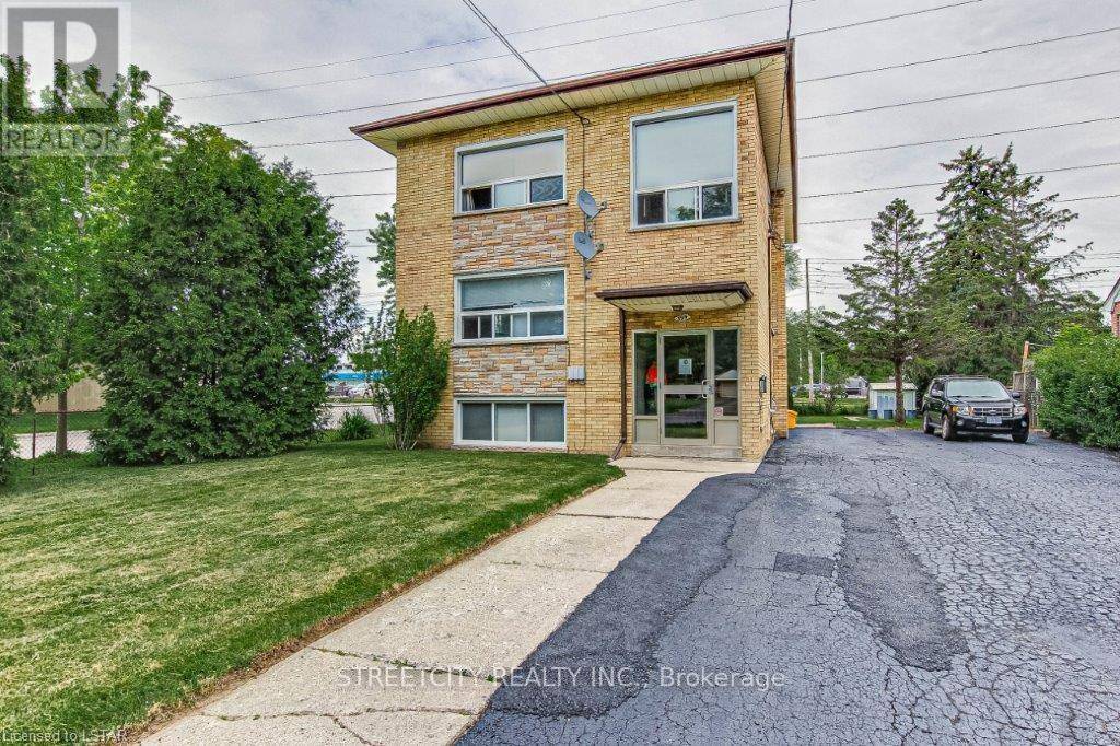 London East (east H), ON N5W4P8,394 THIEL ST #2