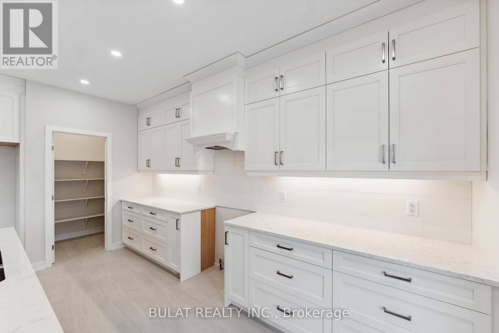 Ottawa, ON K1V6W1,1359 KITCHENER AVENUE