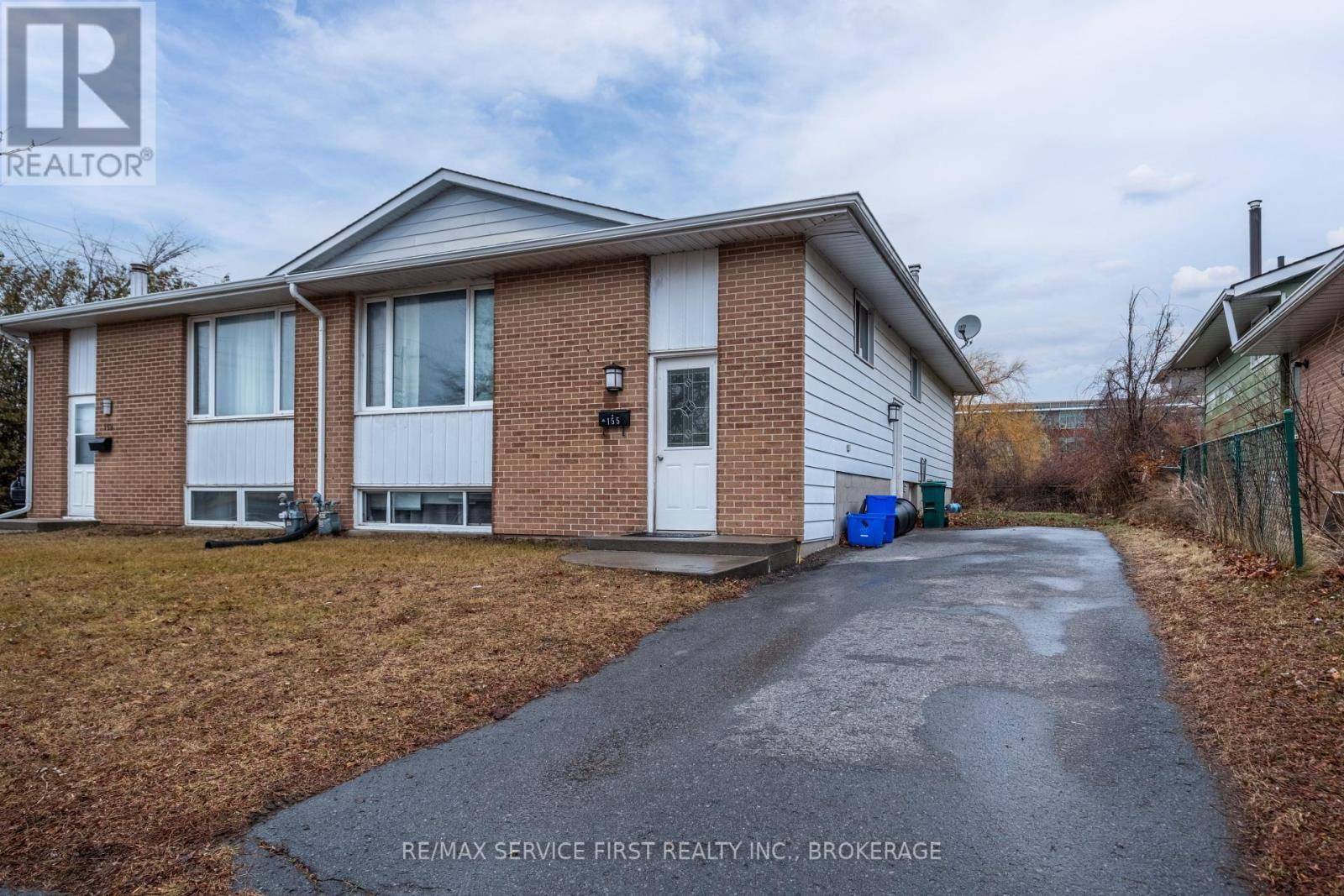 Kingston (central City West), ON K7M6L5,155 CALDERWOOD DRIVE