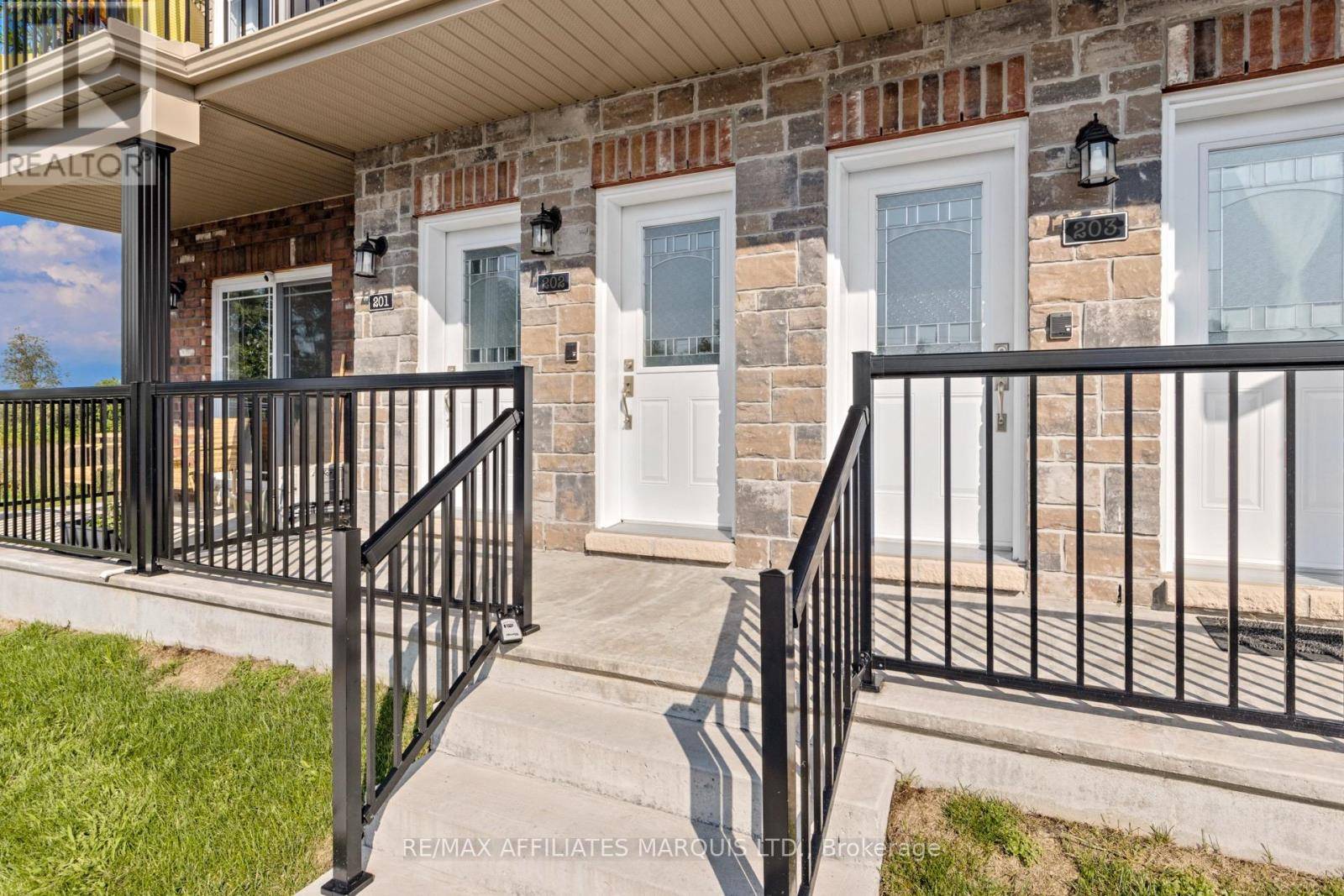 Cornwall, ON K6H1A2,229 WATER ST East #205