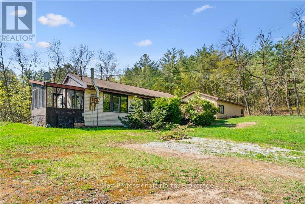 Muskoka Lakes (medora), ON P0B1J0,1090 WHITES ROAD