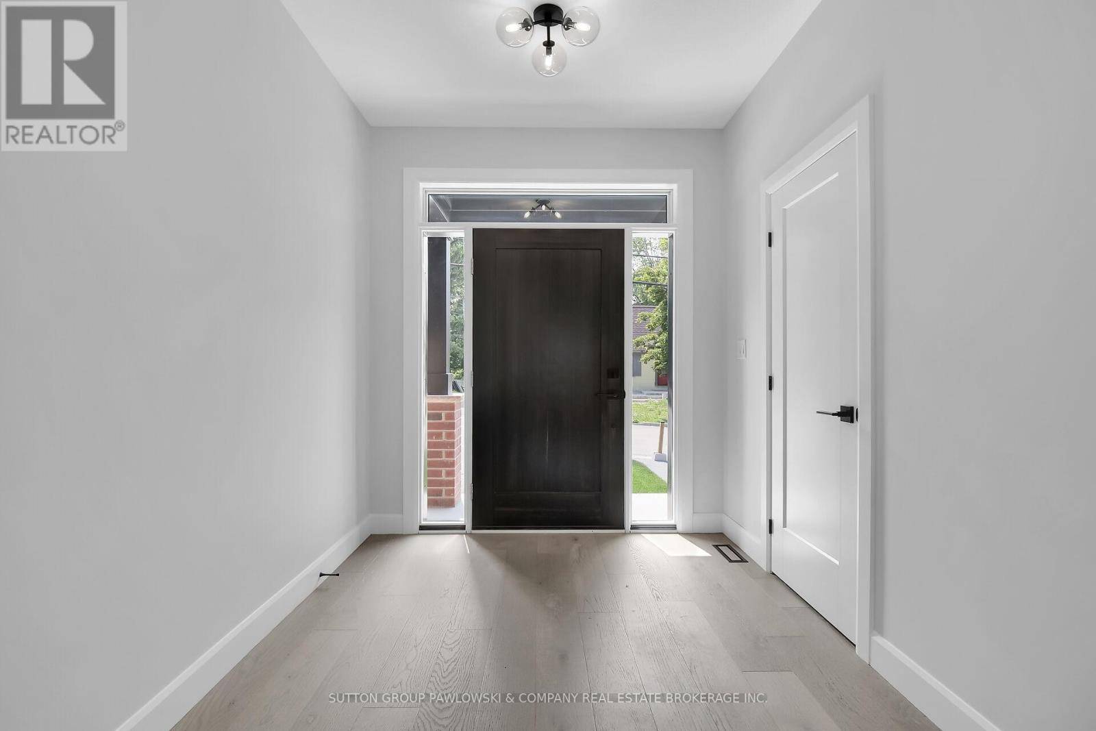 London South (south N), ON N6K3R2,422 OLD WONDERLAND ROAD