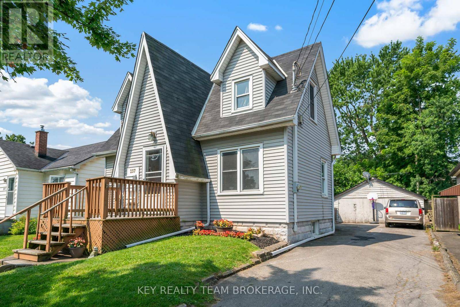 Welland (lincoln/crowland), ON L3B1R7,237 WALLACE AVENUE S
