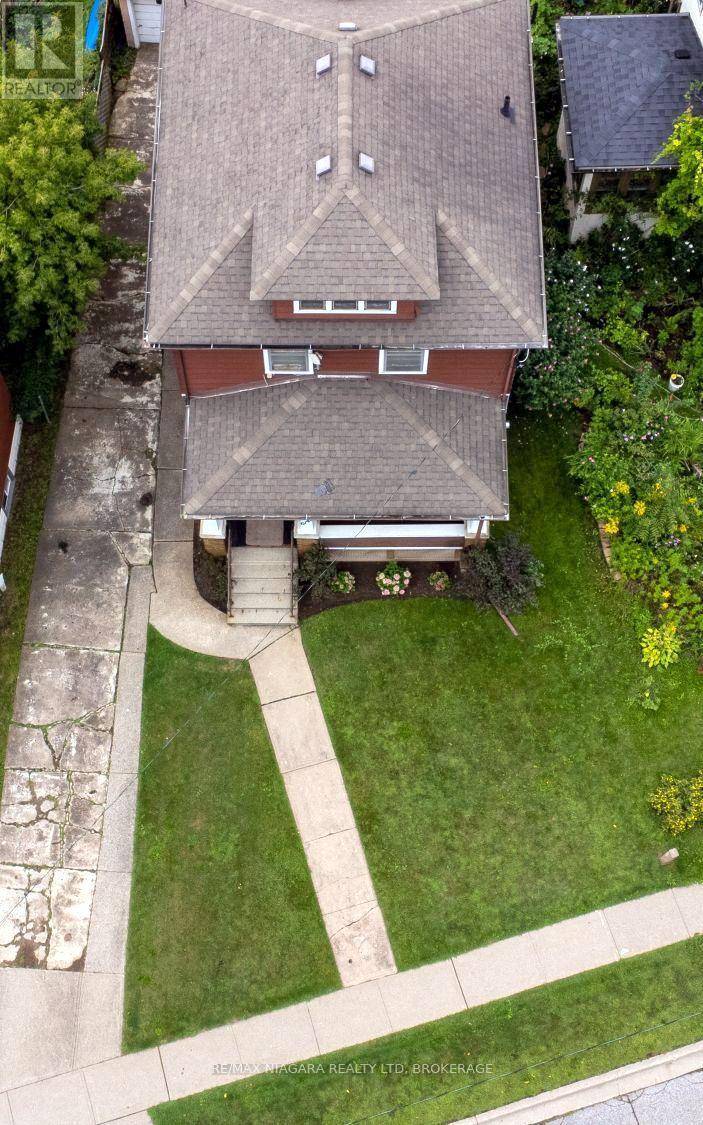 Niagara Falls (dorchester), ON L2G6A2,6141 MAIN STREET