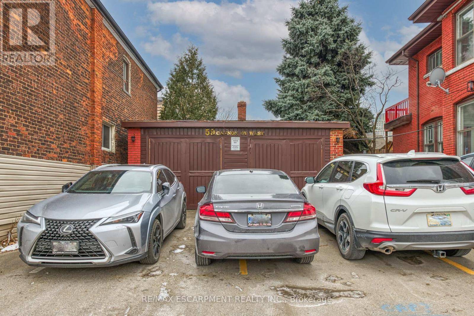 Hamilton (strathcona), ON L8R2B4,59 CANNON STREET W