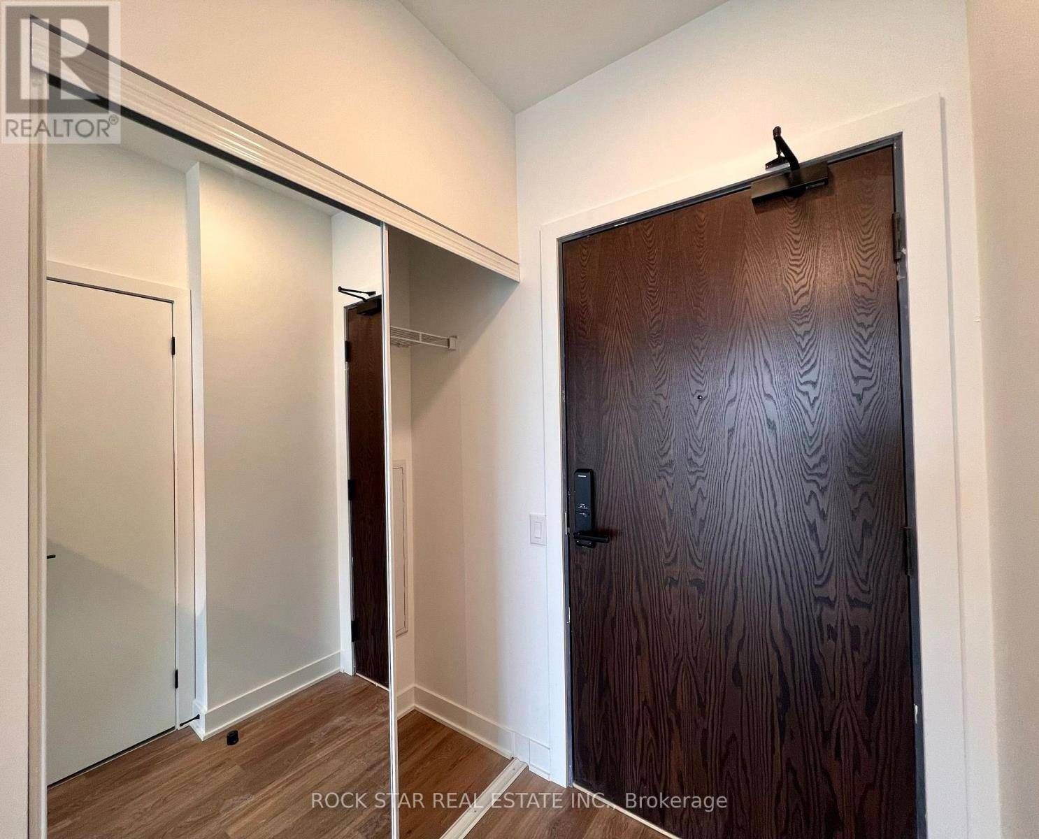 Hamilton (riverdale), ON L8E2J8,2782 Barton ST East #1203