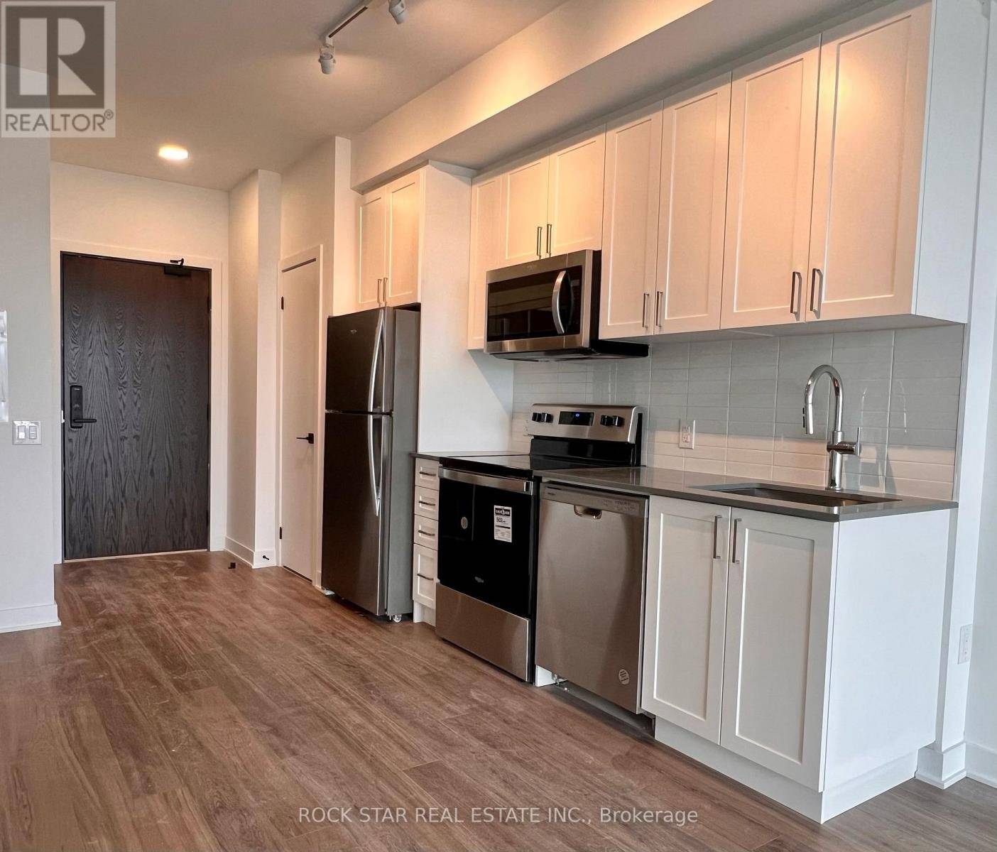 Hamilton (riverdale), ON L8E2J8,2782 Barton ST East #1203