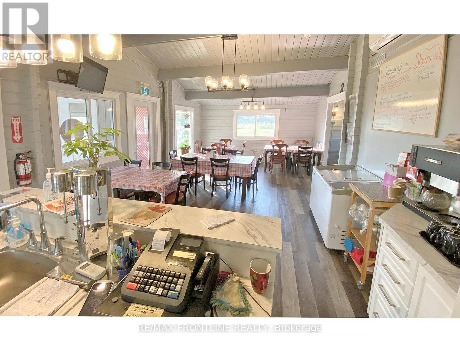 Tweed (hungerford (twp)), ON K0K3J0,7896 HWY 37 ROAD