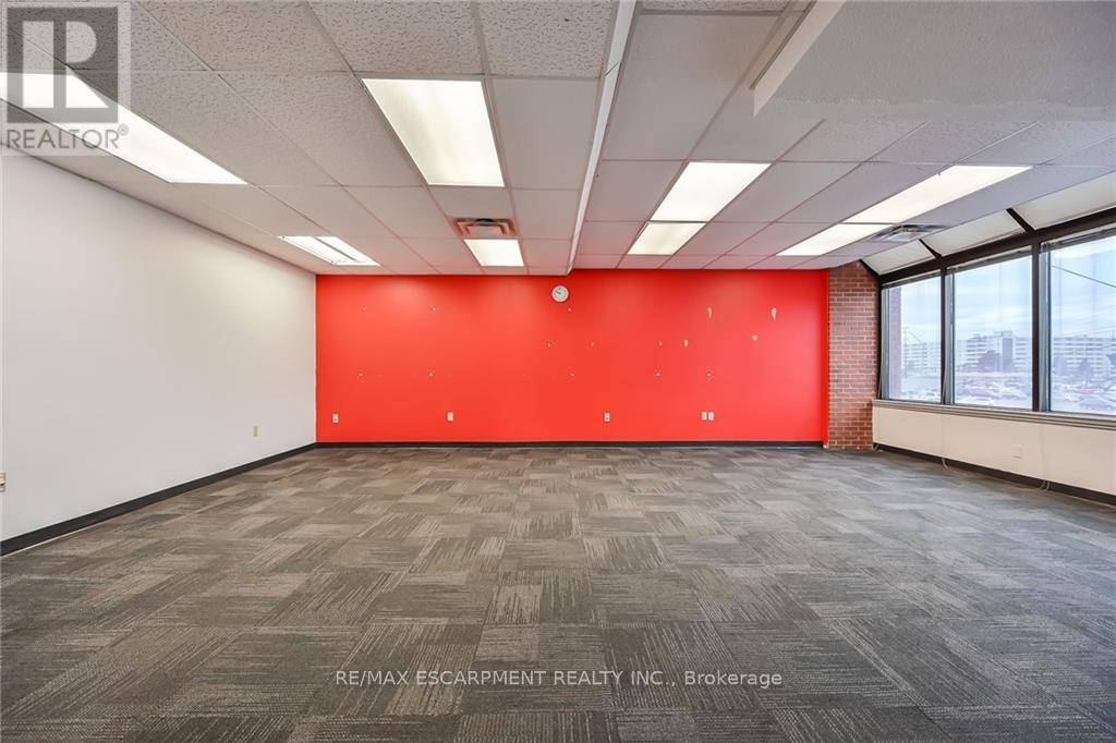 Hamilton (riverdale), ON L8E1H6,54 CENTENNIAL PARKWAY N