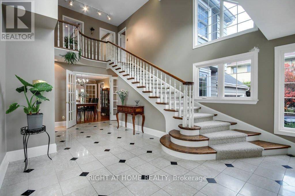 Ottawa, ON K1M0J2,541 MONTAGU PLACE