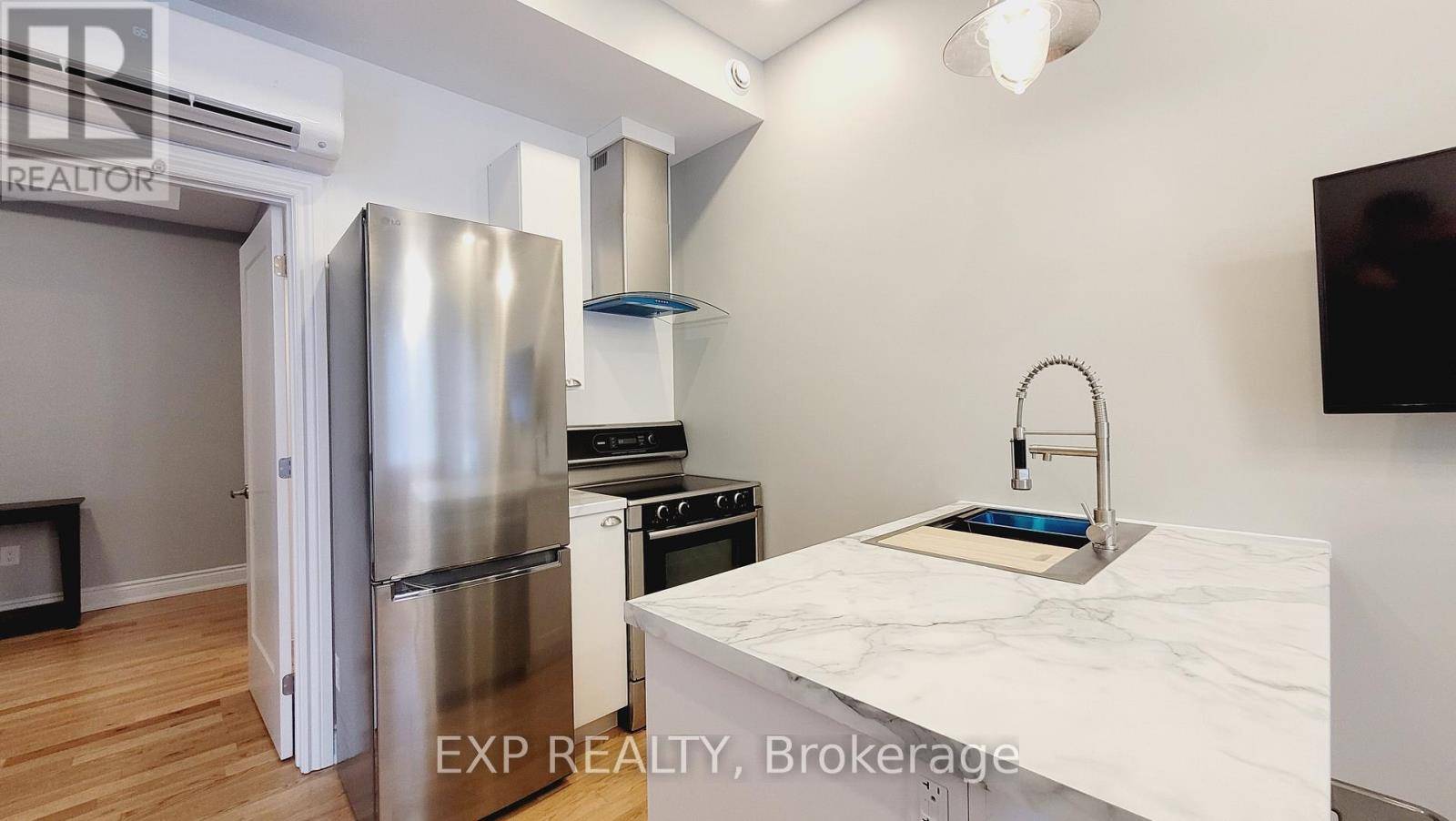 Ottawa, ON K1R5M4,157-159 James ST #101