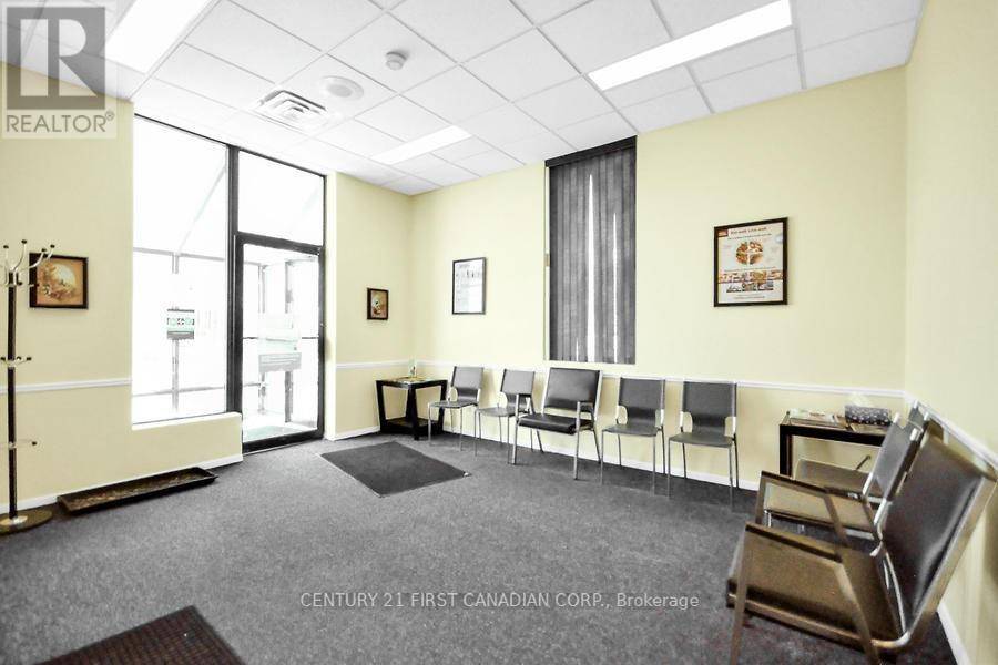 Sarnia, ON N7T5X5,120 Vidal ST North #2