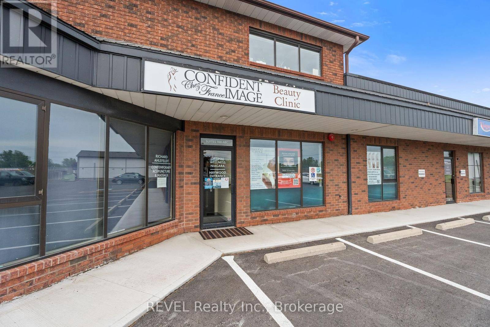 St. Catharines (haig), ON L2R1C8,36 HISCOTT ST #100B