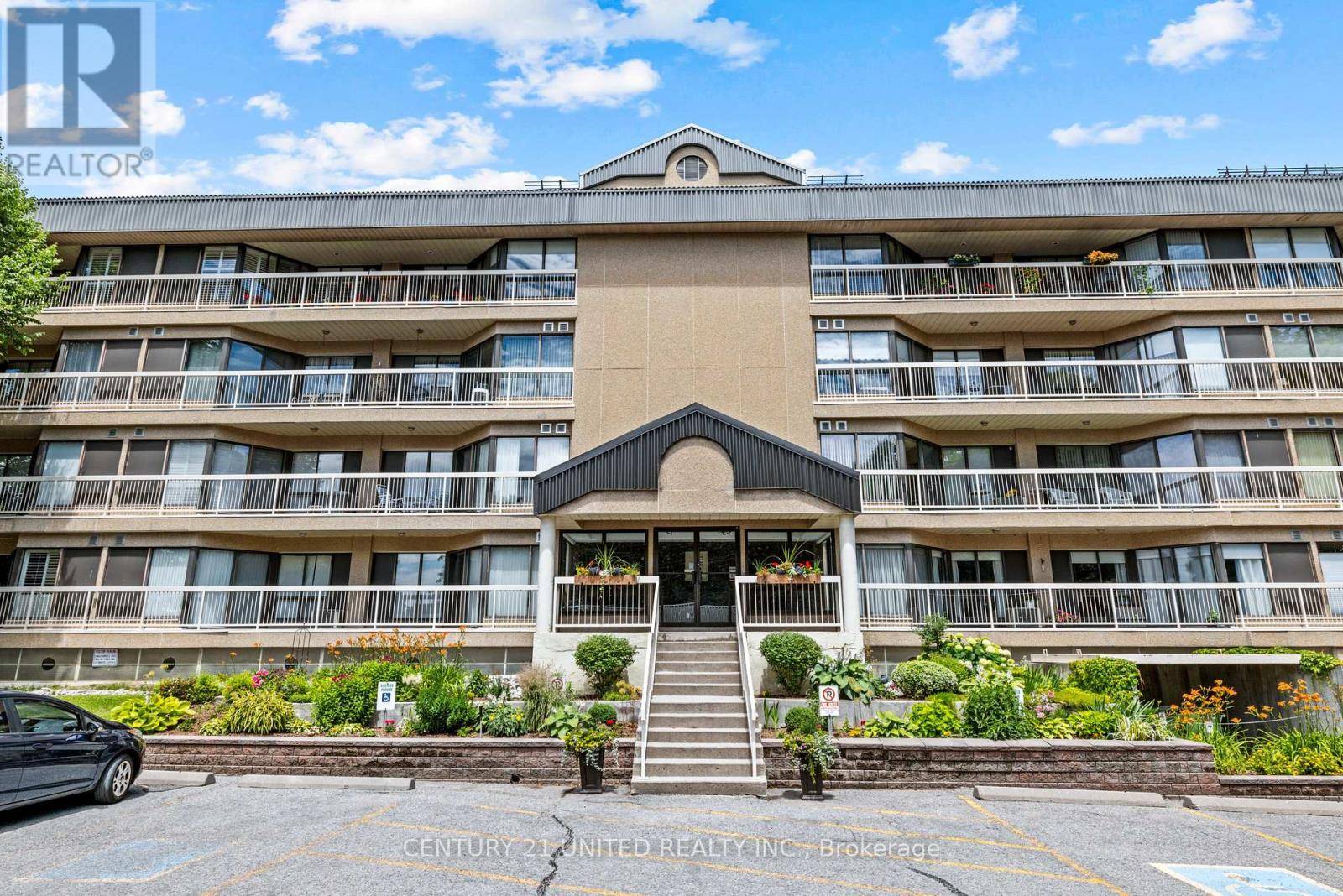 Peterborough East (north), ON K9H2G2,40 Auburn ST #206