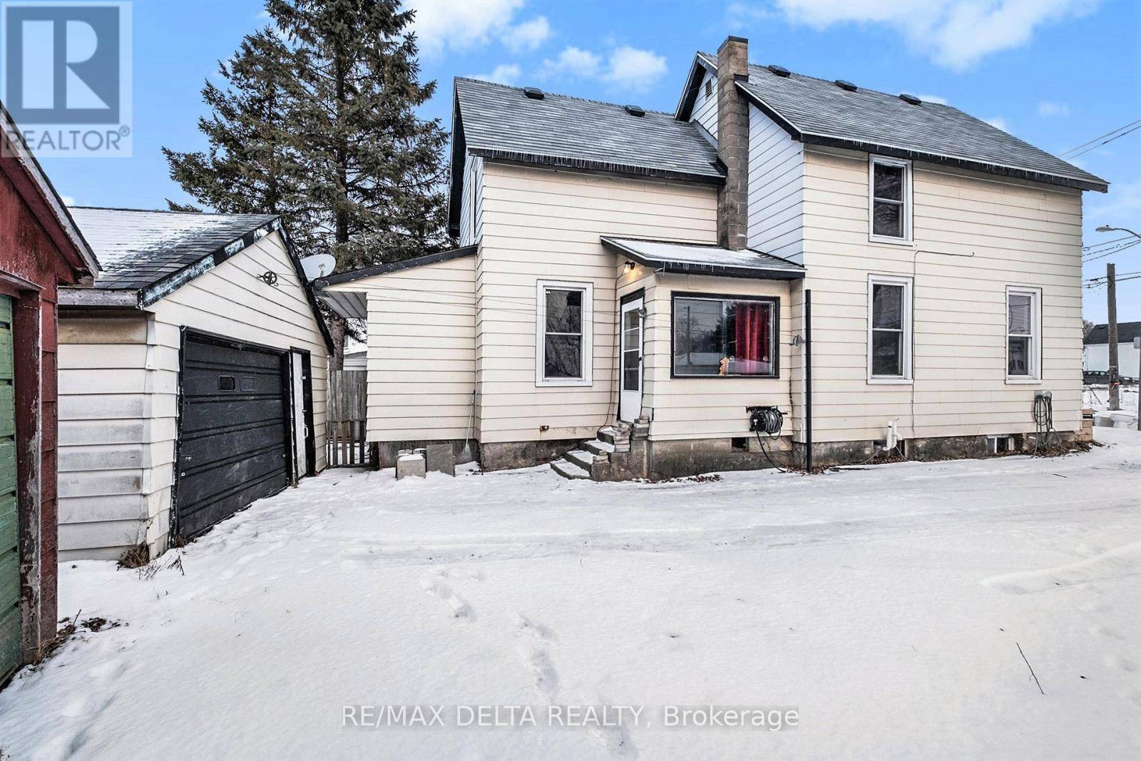 Brockville, ON K6V4G1,116 BROCK STREET