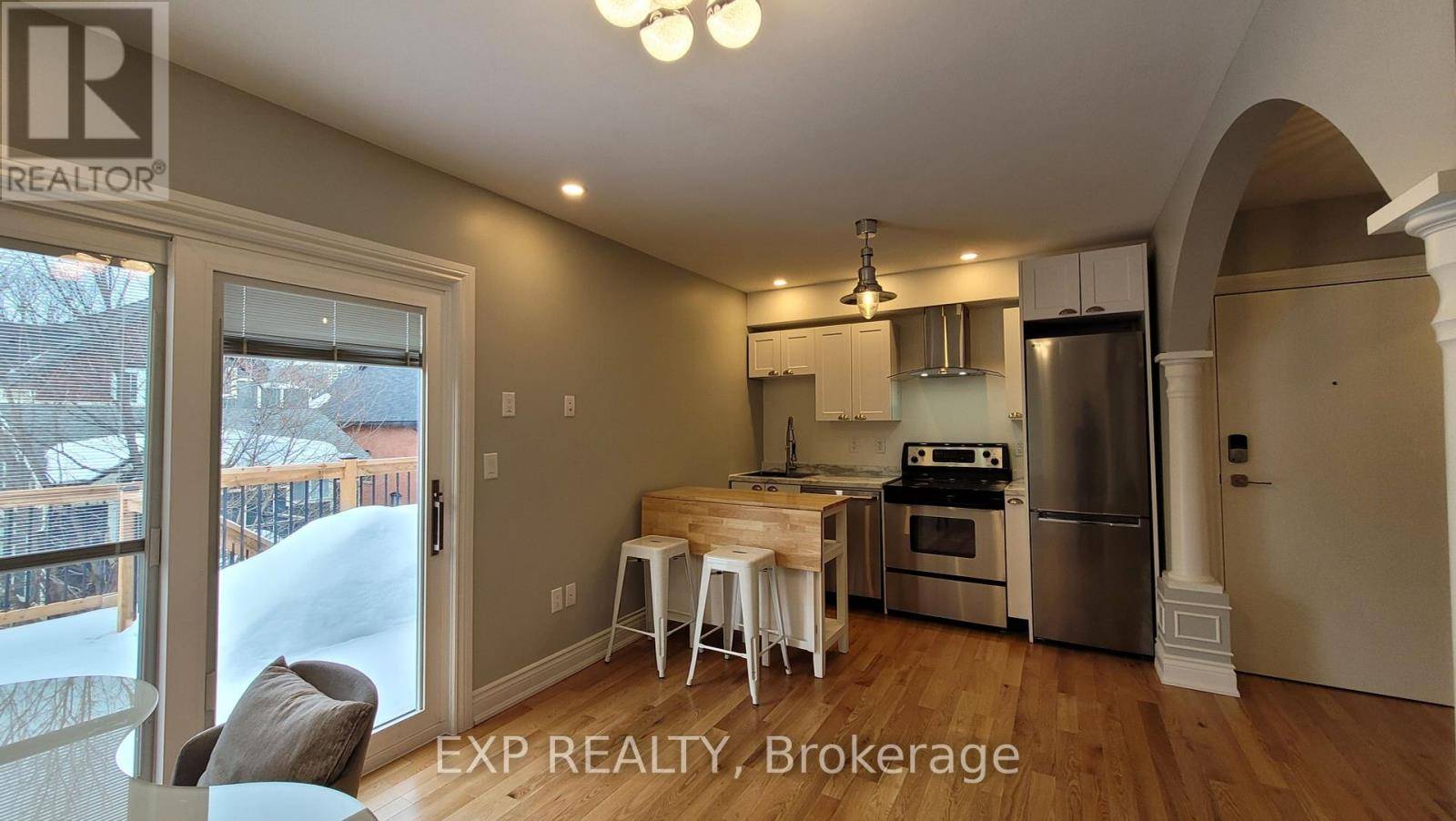 Ottawa, ON K1R5M4,157-159 James ST #303