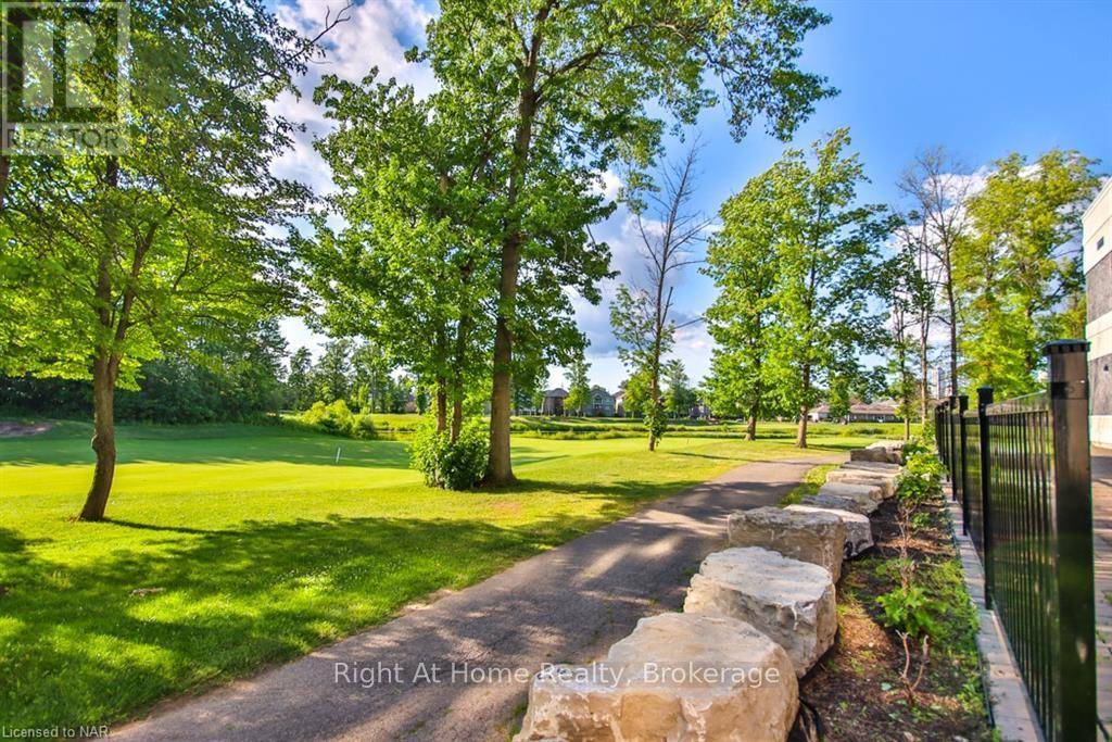 Niagara Falls (oldfield), ON L2H1R1,7711 GREEN VISTA Gate #404