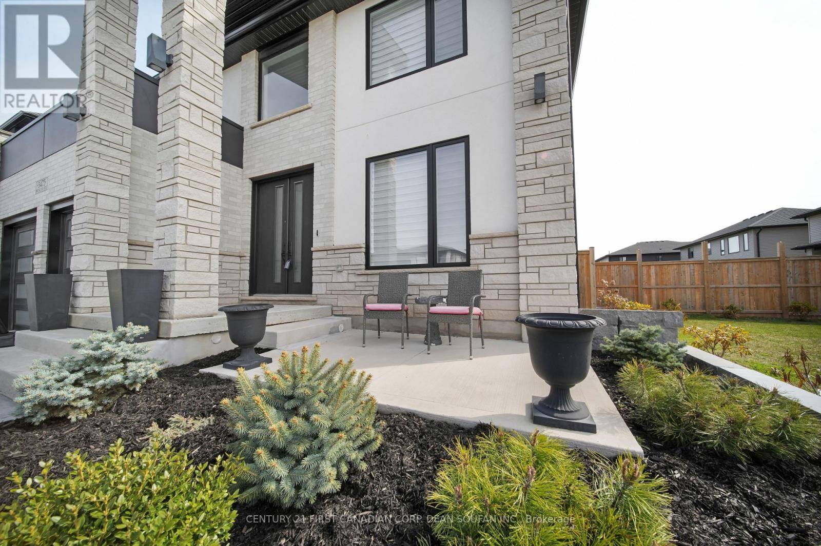 London South (south V), ON N6P0H2,3475 BRUSHLAND CRESCENT