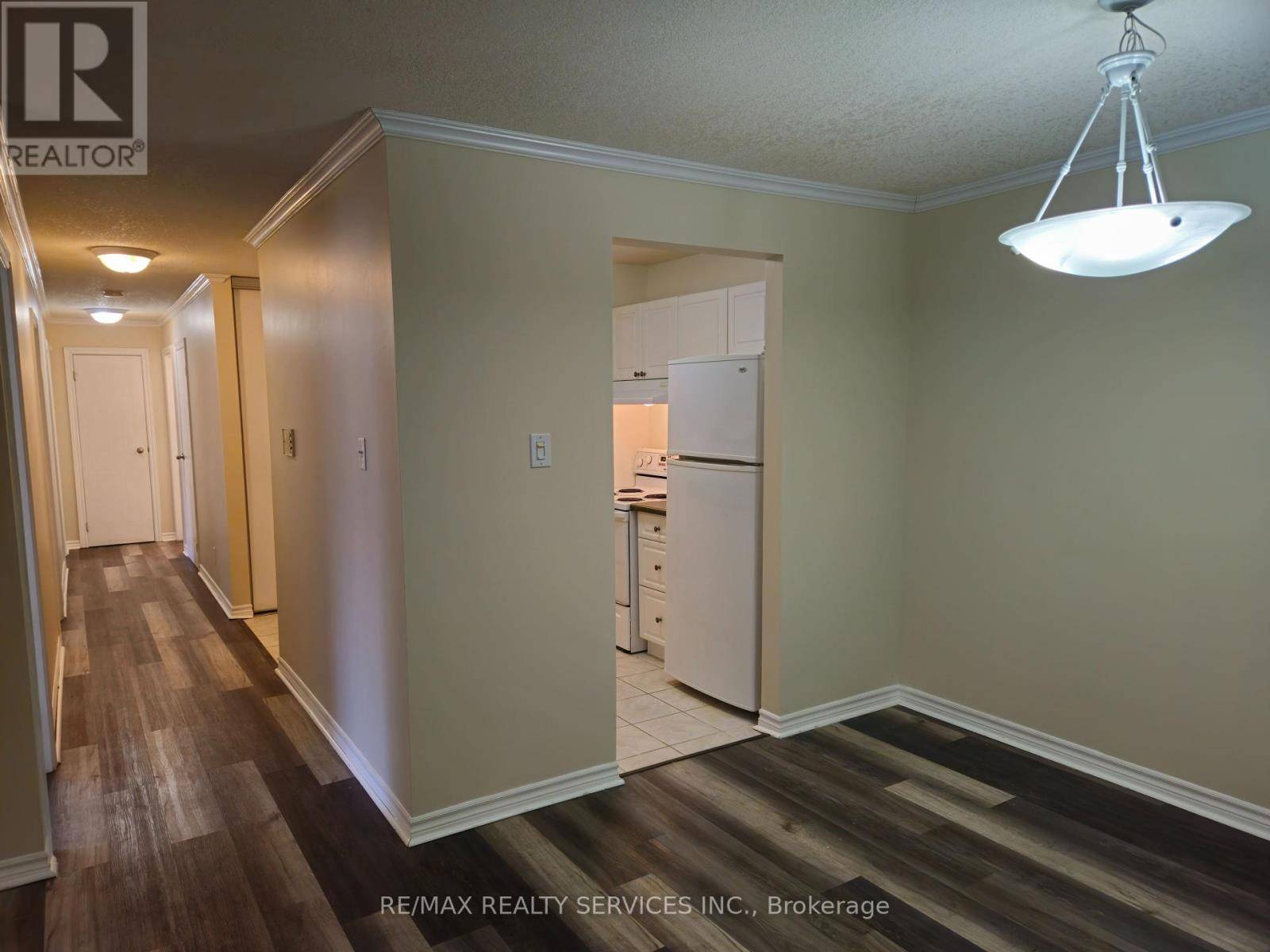 London South (south T), ON N5Z4X8,735 Deveron CRES #115