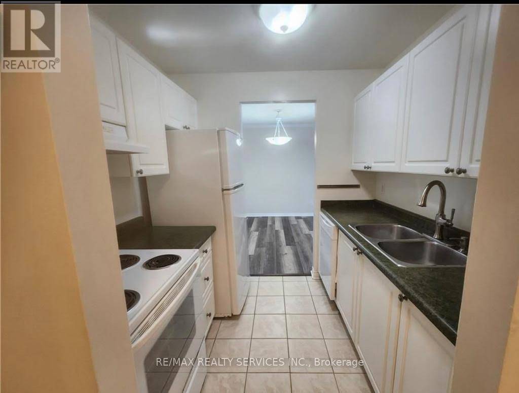 London South (south T), ON N5Z4X8,735 Deveron CRES #115