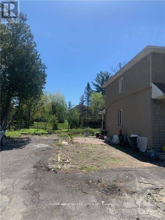 Ottawa, ON K1V6R9,636 WALKLEY ROAD